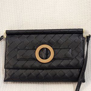 ✨ Steve Madden Black Crossbody Bag – Cross Weave Pattern & Faux Bamboo Accent ✨